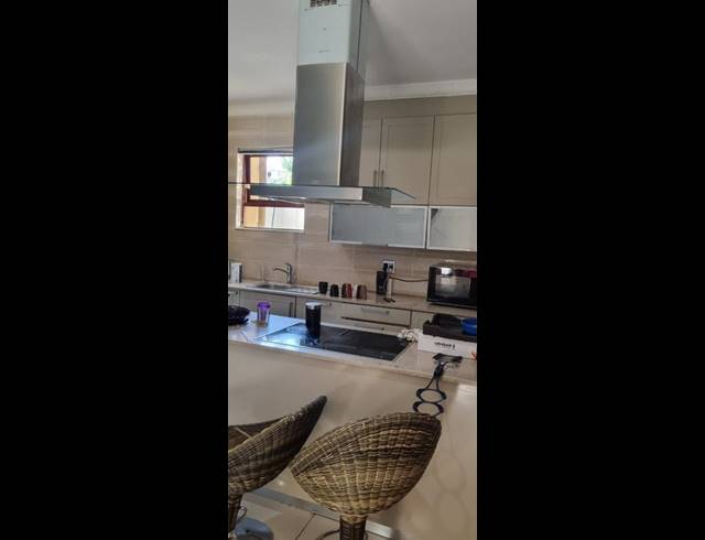 6 BEDROOM HOUSE FOR SALE IN SUMMERSET